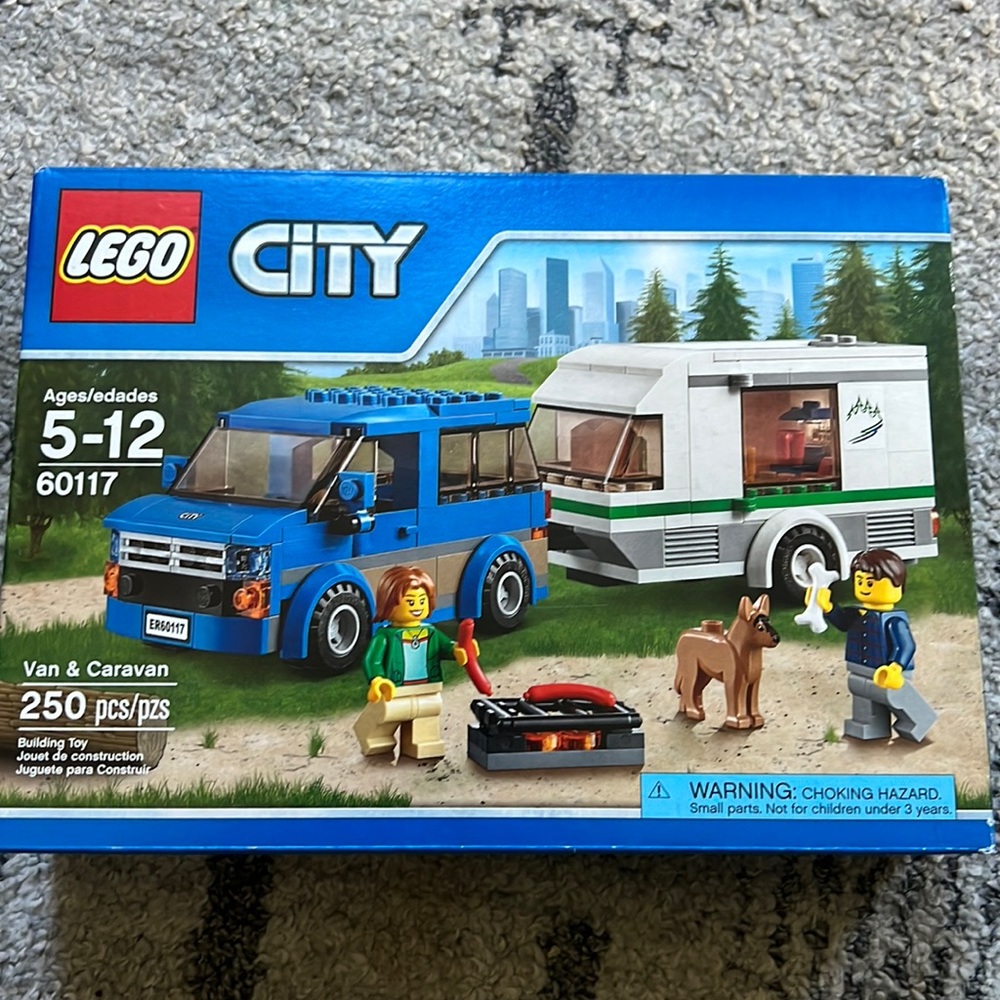 NEW LEGO City 60117 Van & Caravan RETIRED 2016 SEALED Camping Camper Dog Grill